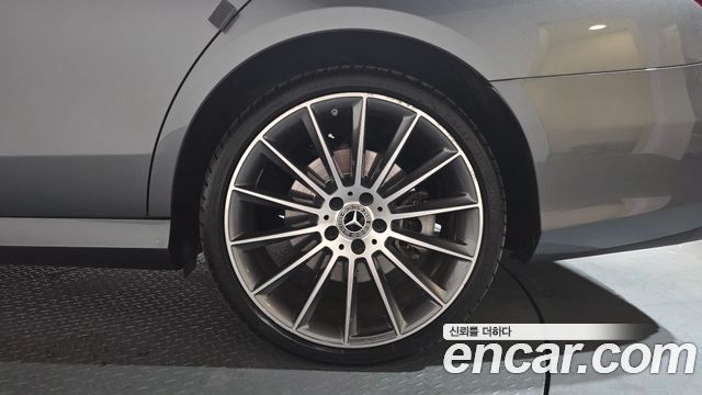 Mercedes-Benz E-Class E350 4MATIC AMG Line