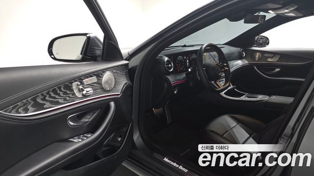 Mercedes-Benz E-Class E350 4MATIC AMG Line