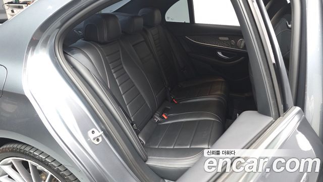 Mercedes-Benz E-Class E350 4MATIC AMG Line