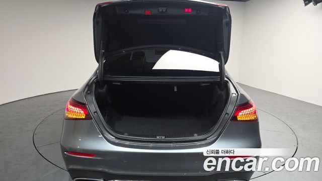 Mercedes-Benz E-Class E350 4MATIC AMG Line
