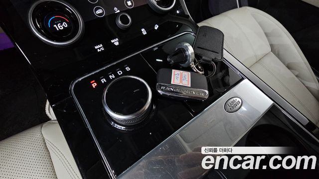 Land Rover Range Rover Velar 2.0 D240 SE