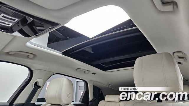 Land Rover Range Rover Velar 2.0 D240 SE