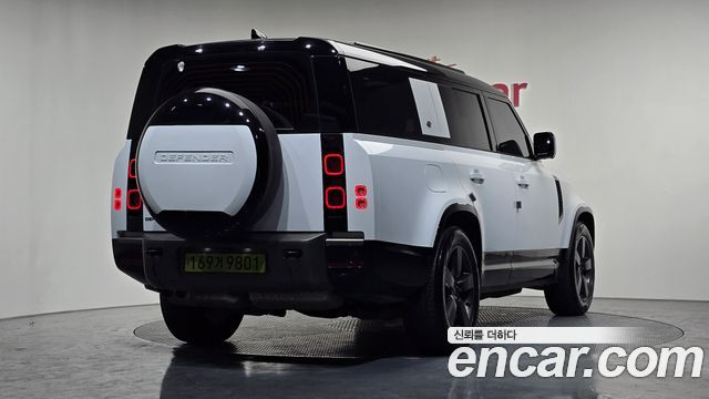 Land Rover Defender 130 D300 X-Dynamic HSE