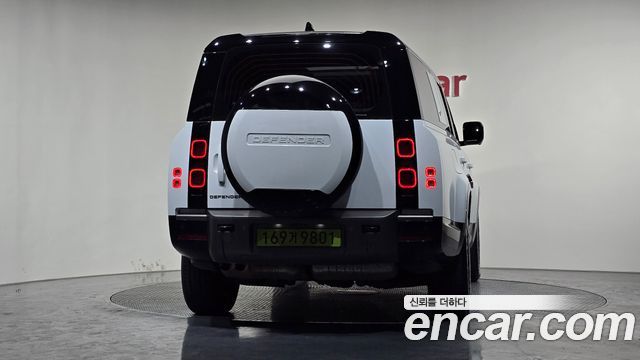Land Rover Defender 130 D300 X-Dynamic HSE