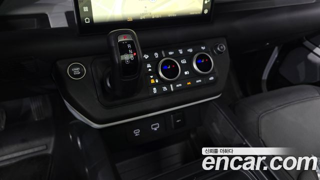 Land Rover Defender 130 D300 X-Dynamic HSE