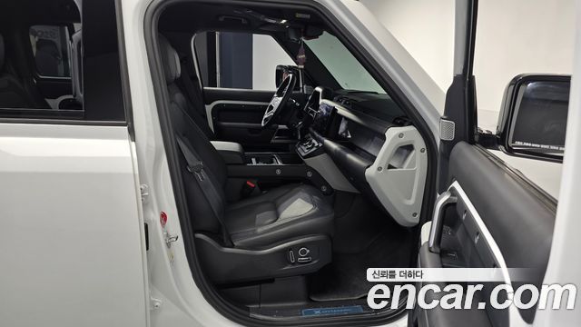 Land Rover Defender 130 D300 X-Dynamic HSE