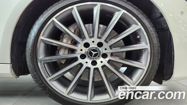 Mercedes-Benz E-Class E350 4MATIC AMG Line