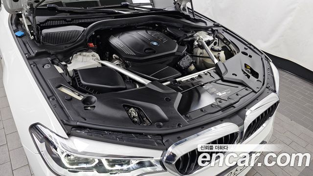BMW 5-Series 520d xDrive M Sport Package Plus