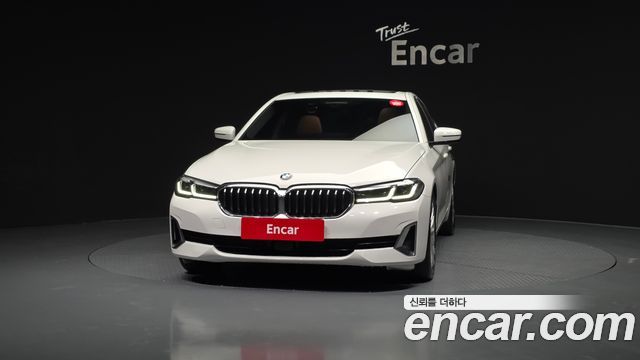 BMW 5-Series 520i Luxury