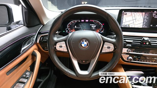 BMW 5-Series 520i Luxury