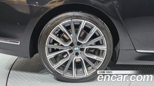 BMW 7-Series 740i M Sport