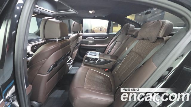 BMW 7-Series 740i M Sport