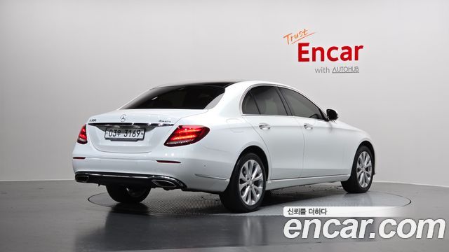 Mercedes-Benz E-Class E300 4MATIC Exclusive