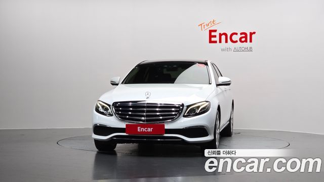 Mercedes-Benz E-Class E300 4MATIC Exclusive