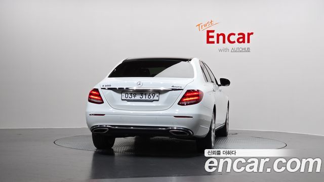 Mercedes-Benz E-Class E300 4MATIC Exclusive