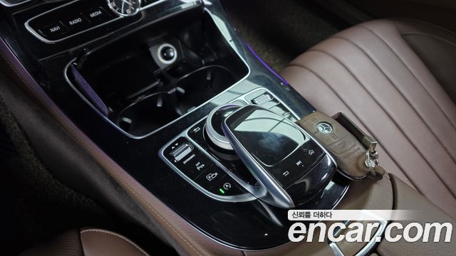 Mercedes-Benz E-Class E300 4MATIC Exclusive
