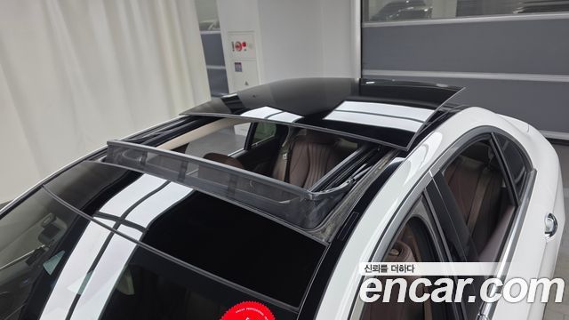 Mercedes-Benz E-Class E300 4MATIC Exclusive