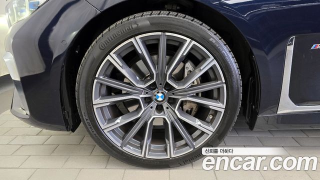 BMW 7-Series 740Li xDrive M Sport Package
