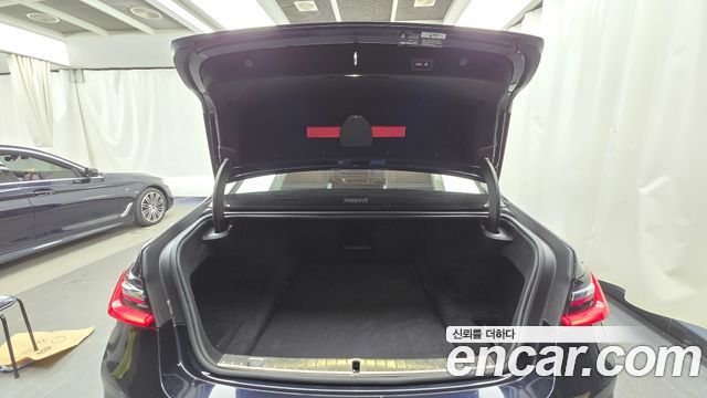 BMW 7-Series 740Li xDrive M Sport Package