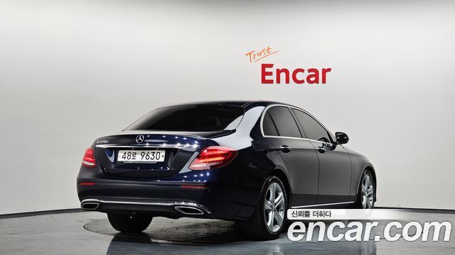 Mercedes-Benz E-Class E220d Avantgarde