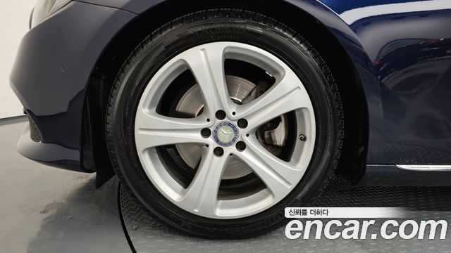 Mercedes-Benz E-Class E220d Avantgarde