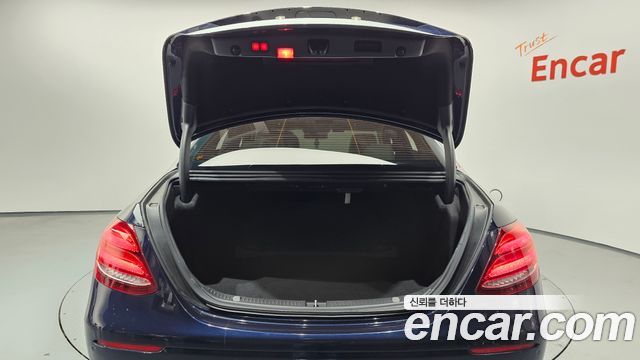 Mercedes-Benz E-Class E220d Avantgarde