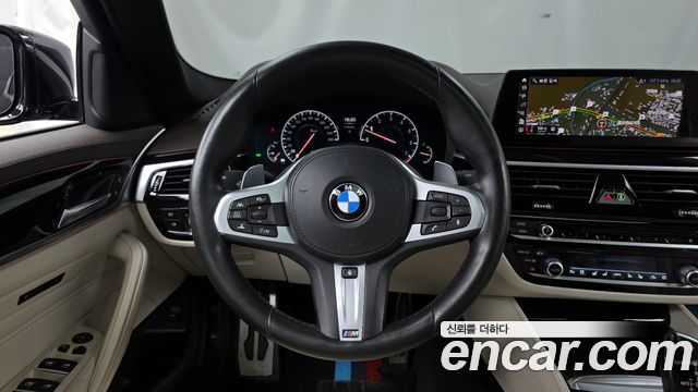 BMW 5-Series 530i xDrive M Sport Package Plus