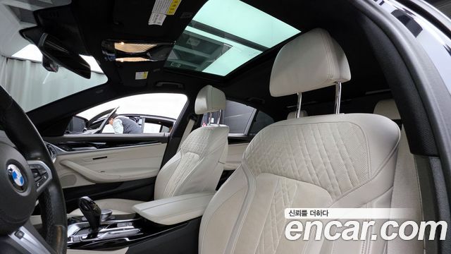 BMW 5-Series 530i xDrive M Sport Package Plus