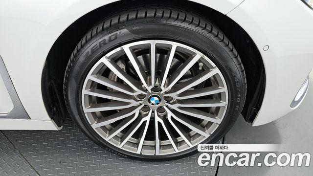 BMW 7-Series 740Li xDrive Design Pure Excellence