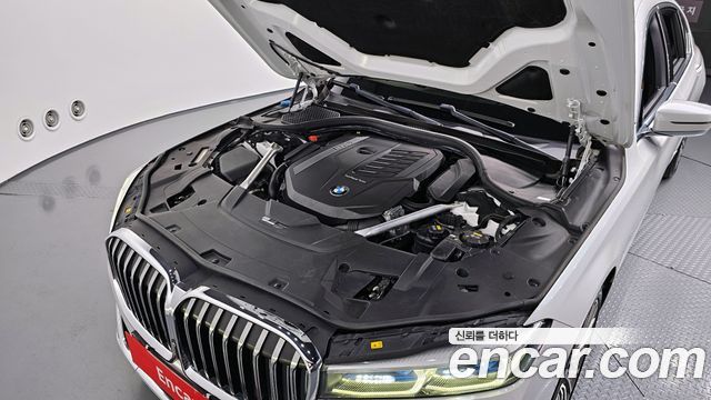 BMW 7-Series 740Li xDrive Design Pure Excellence