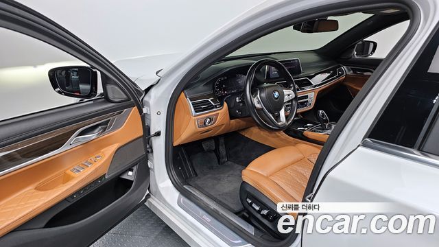 BMW 7-Series 740Li xDrive Design Pure Excellence