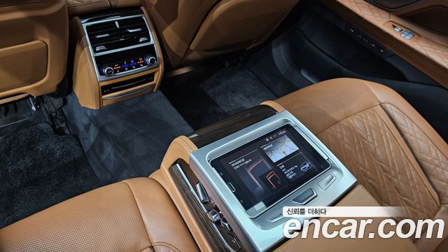 BMW 7-Series 740Li xDrive Design Pure Excellence