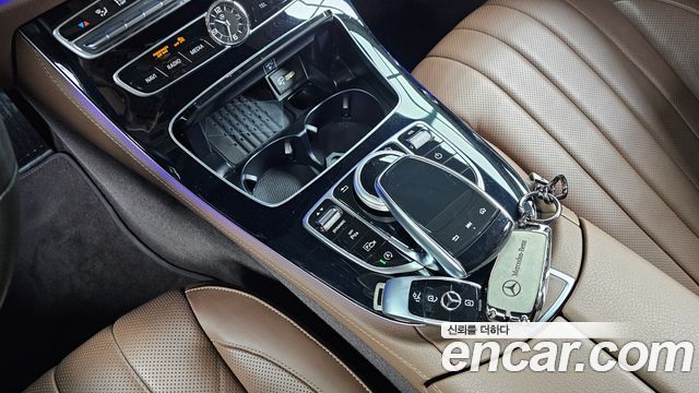 Mercedes-Benz E-Class E300 4MATIC Exclusive