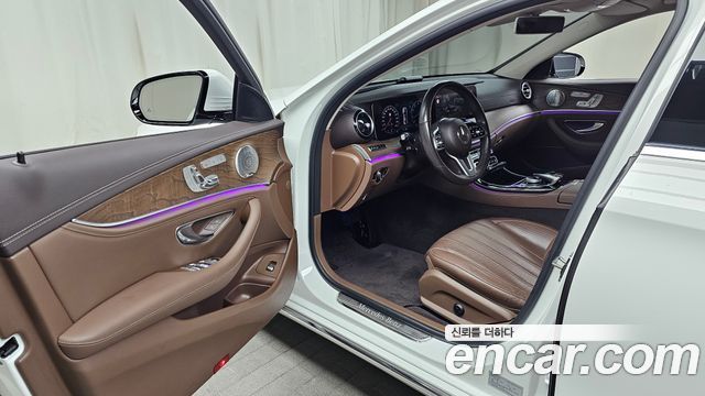 Mercedes-Benz E-Class E300 4MATIC Exclusive