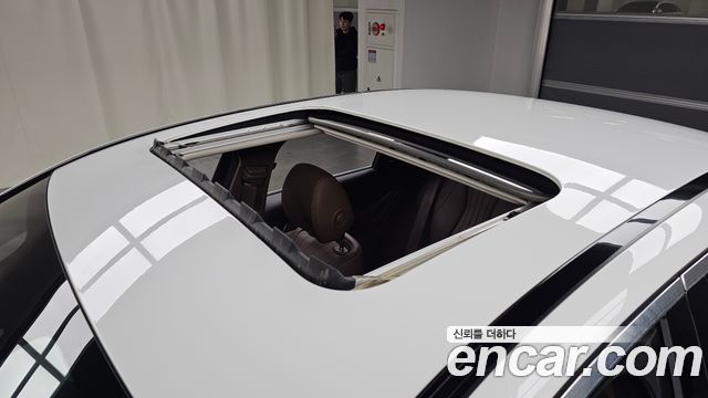 Mercedes-Benz E-Class E300 4MATIC Exclusive