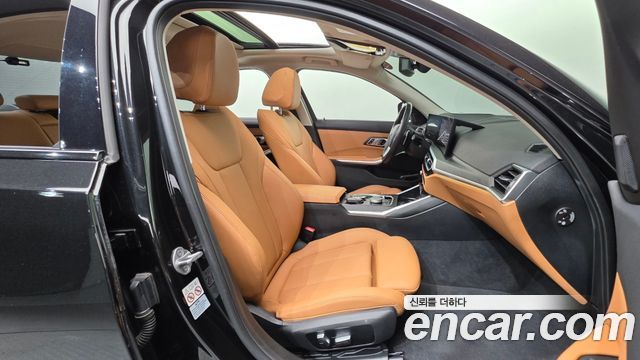 BMW 3-Series 320i