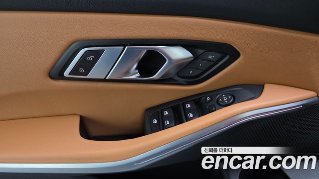 BMW 3-Series 320i