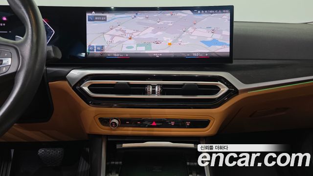 BMW 3-Series 320i