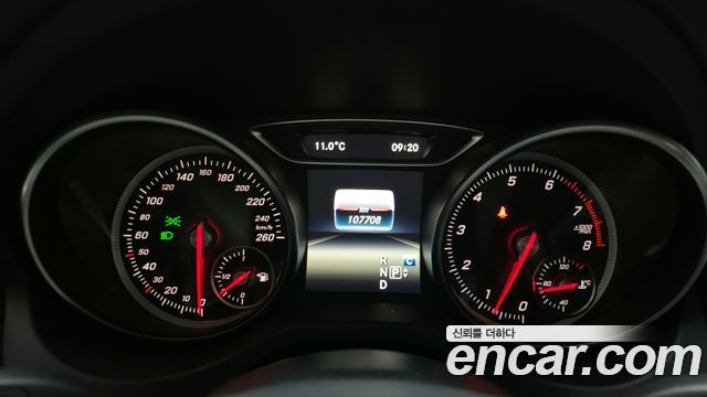 Mercedes-Benz GLA-Class GLA220