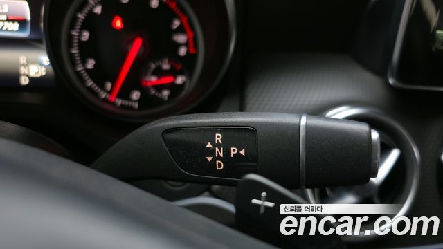 Mercedes-Benz GLA-Class GLA220