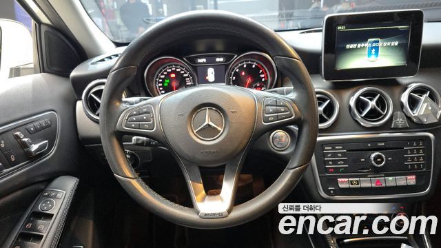 Mercedes-Benz GLA-Class GLA220