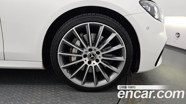 Mercedes-Benz E-Class E350 4MATIC AMG Line