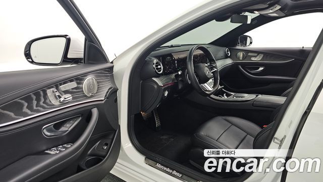 Mercedes-Benz E-Class E350 4MATIC AMG Line