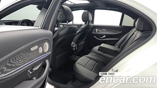 Mercedes-Benz E-Class E350 4MATIC AMG Line