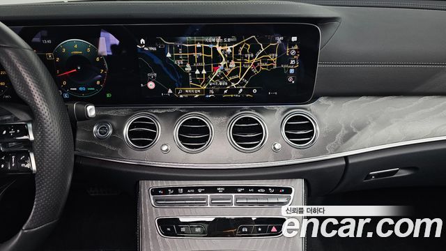 Mercedes-Benz E-Class E350 4MATIC AMG Line