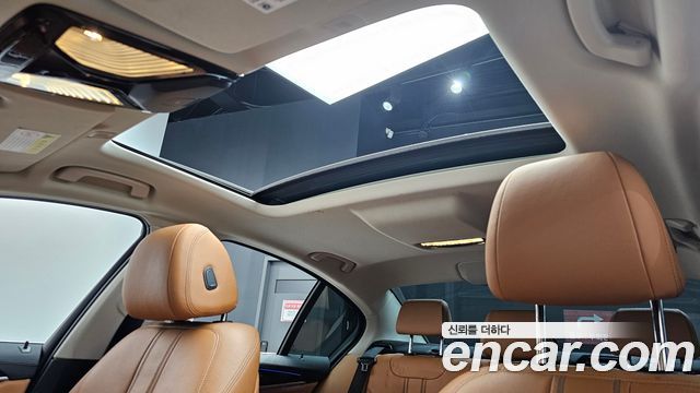 BMW 5-Series 520i Luxury