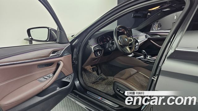 BMW 5-Series 523d xDrive M Sport