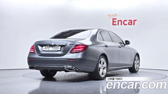 Mercedes-Benz E-Class E200 Avantgarde