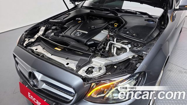 Mercedes-Benz E-Class E200 Avantgarde