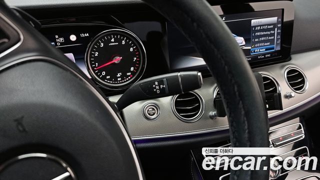 Mercedes-Benz E-Class E200 Avantgarde